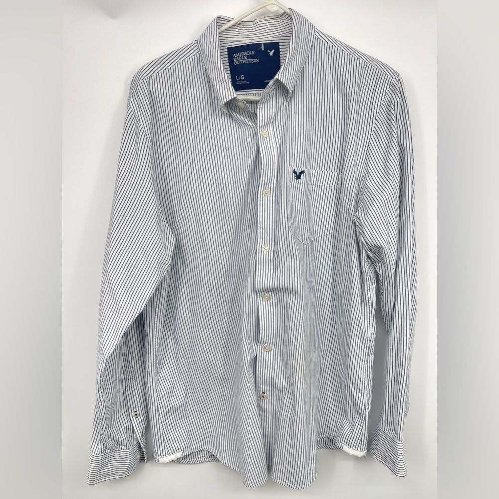 American Eagle outfitters size large vintage fit, blue,‎ and white striped